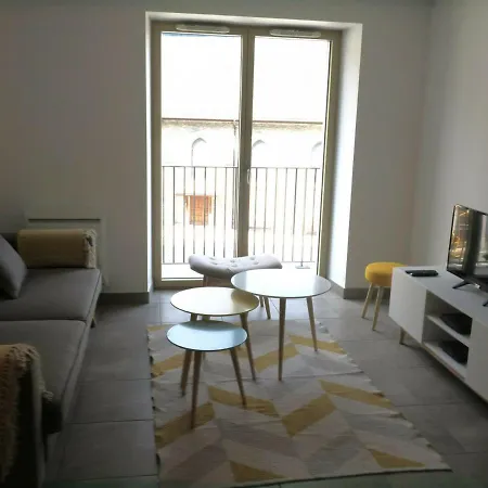 Confort Et Modernite: 60m² Pour 4 Personnes Avec Balcon, Wifi, Proche Du Centre Et Pistes. - Fr-1-198-164 Apartment