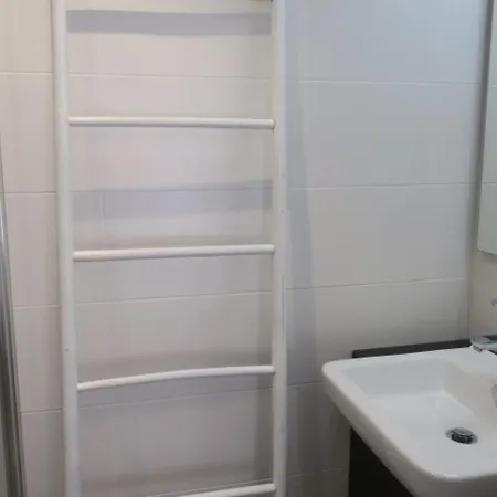 Confort Et Modernite: 60m² Pour 4 Personnes Avec Balcon, Wifi, Proche Du Centre Et Pistes. - Fr-1-198-164 * Chatel