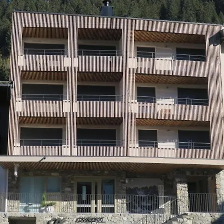 Confort Et Modernite: 60m² Pour 4 Personnes Avec Balcon, Wifi, Proche Du Centre Et Pistes. - Fr-1-198-164 Apartment *